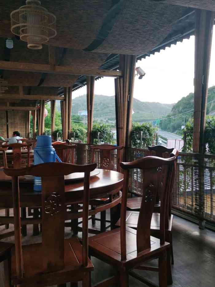 智山别院农家乐-"今天公司领导安排聚餐.从延安老城到