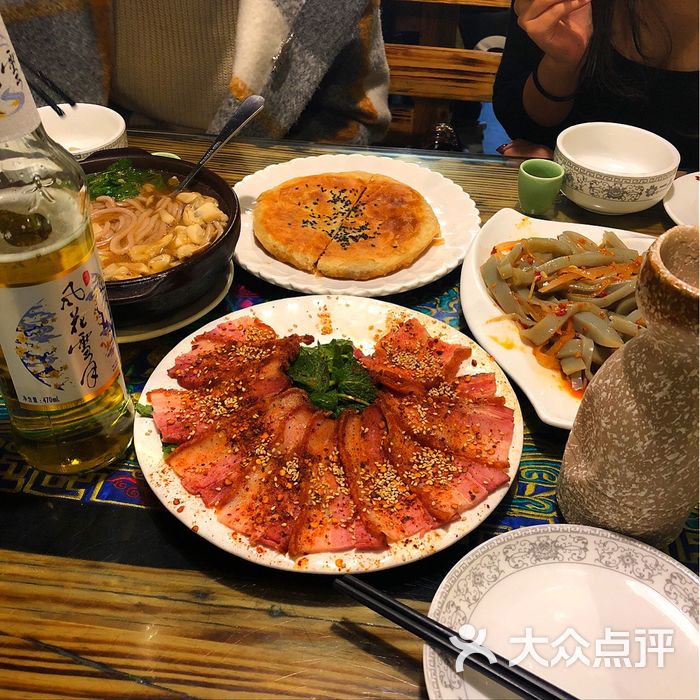 小锅巴纳西美食