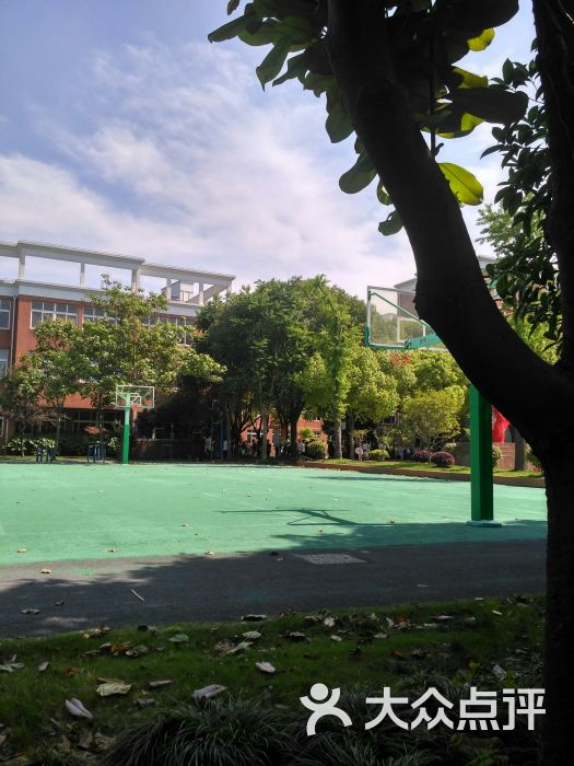 复旦实验中学篮球场