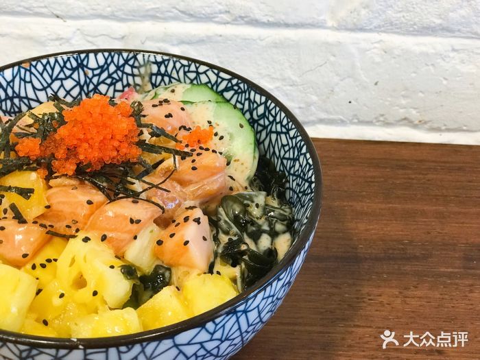 芒果三文鱼波奇饭