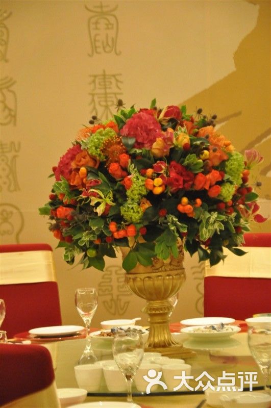 寿宴主桌花,花艺设计