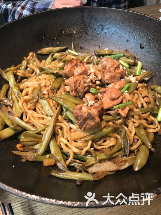 鸡腿肉焖面