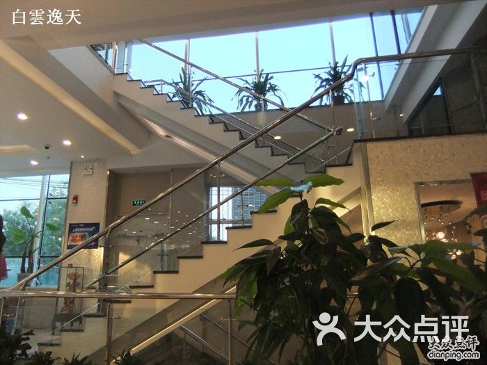 北关附近花鸟市场_桥南附近有地铁战吗_健德桥附近的海鲜市场