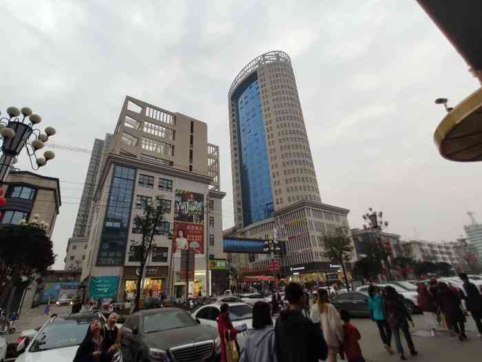 海福城"户县地标性建筑.很亮眼的位置,吃喝玩乐都-大众点评移动版