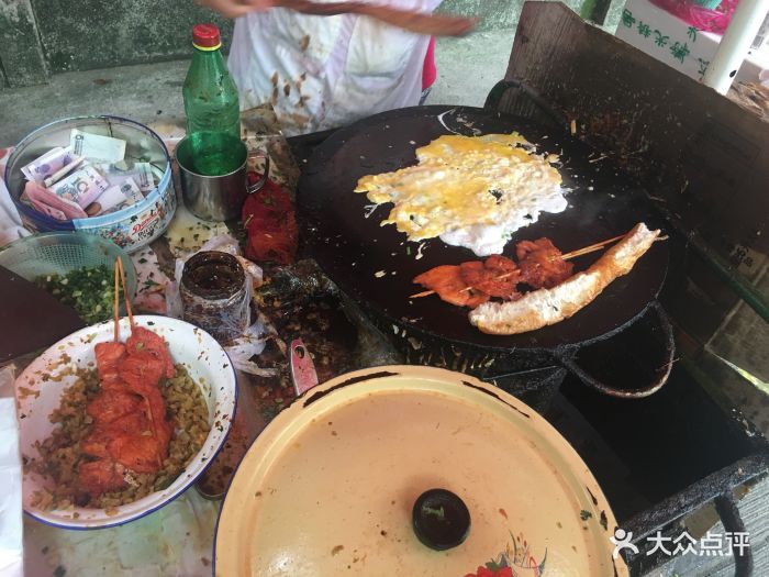 刮台风也要来吃的许阿姨鸡蛋饼!刮风下雨阿.