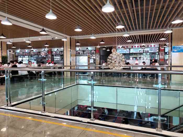 兰州理工大学食堂,装修过后第一次来吃,味道还是一样的好,那个烧烤