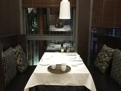 靠窗位-毛家饭店·30年融合新湘菜(汉峪金谷店)