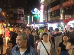 -六合夜市