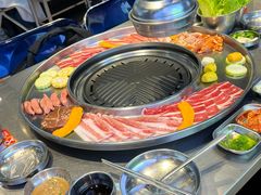 -哈哈碳都·牛肋条无限自助烤肉(台江万达店)