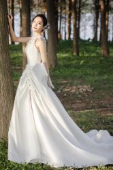 -Lady  Jane高端婚纱礼服馆