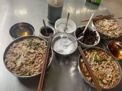 -正宗杨记普洱酸醋米线(总店)