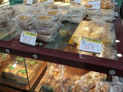 面包甜点陈列柜-老大昌(淮海中路店)