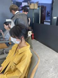 -藤野造型烫发染发