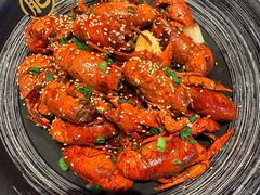 -肥肥虾庄·金牌油焖大虾(汉街SKP店)