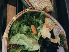 -尚尚仙·酸汤猪手·猪肚鸡火锅(华联万柳购物中心店)