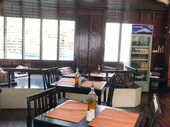 -Trattoria Altrove
