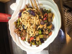 茄子肉丁小公鸡双拼面-乐三里屯面馆(阿那亚店)