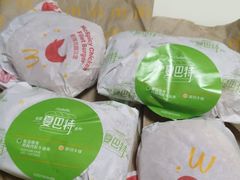 烟肉蛋麦满分-麦当劳(松江南乐得来速店)