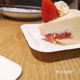 夹层是草莓酱，如果能用果肉就更好了