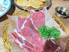 传统瘦牛-青瓦餐厅·生鱼片·韩园烤肉(西塔店)