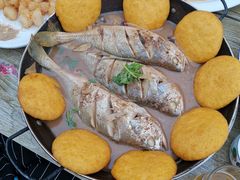 黄花鱼贴饼子-华圆美食