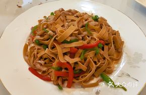 Stir-Fried Shredded Pork with Bean Curd Sheets