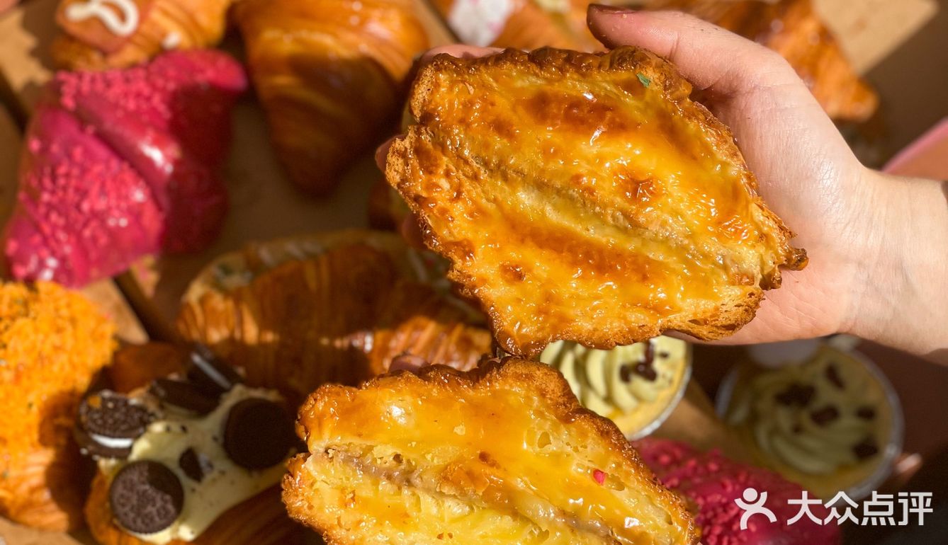 南京首家mini菠萝包🍍mini可颂🥐一个才3.9