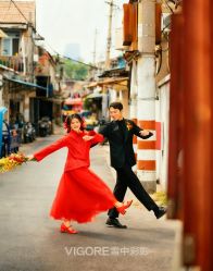 -雪中彩影婚纱摄影·微光艺术中心