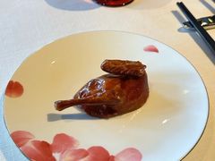 五香脆皮乳鸽-三号黄浦会Canton Table