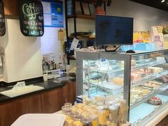 面包甜点陈列柜-匠造烘焙(上海湾店)