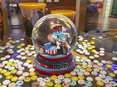 -m豆巧克力世界(上海世茂广场店)