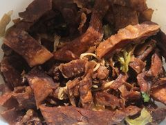 -愉肴麻辣香锅(中北镇店)