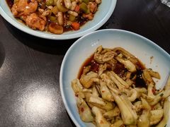 -川流不息·地道川菜·小龙虾(松东路店)