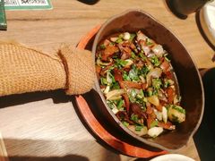 黑松露牛肝菌焖牛蛙-云海肴云南菜(浦江欢乐颂店)