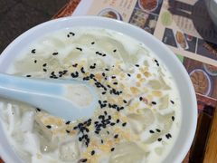 豆奶冰粉-怪噜范·老贵阳街头名小吃(汇金星力城店)