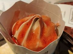 麦当劳甜品站草莓牛奶麦旋风-麦当劳(秣陵路店)