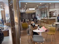 -上海宝信宝马4S店