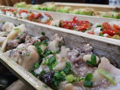 -胡须哥网红竹筒菜