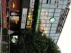 -星巴克(南宁民歌湖店)