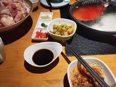 -洪氏嗨捞·广东猪肚鸡·椰子鸡火锅(西咸万象城店)