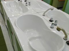 -小小王国亲子游泳俱乐部(锦辉中心)