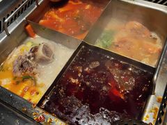 -海底捞火锅鲜切牛肉主题店(长寿路店)