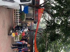 -黄记四更烤乳猪店