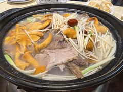 山菌牛肉汤锅-九寨特色牦牛肉汤锅 羊肉汤锅