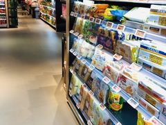 -中百仓储超市有限公司(越秀星汇维港店)