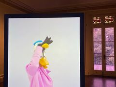 -Nathalie Djurberg与Hans Berg“牛皮纸包裹的月亮”-Prada荣宅当季展览