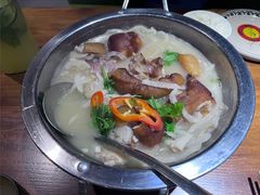 阿家村酸汤猪脚-遇见阿家村云南菜(魏公村店)