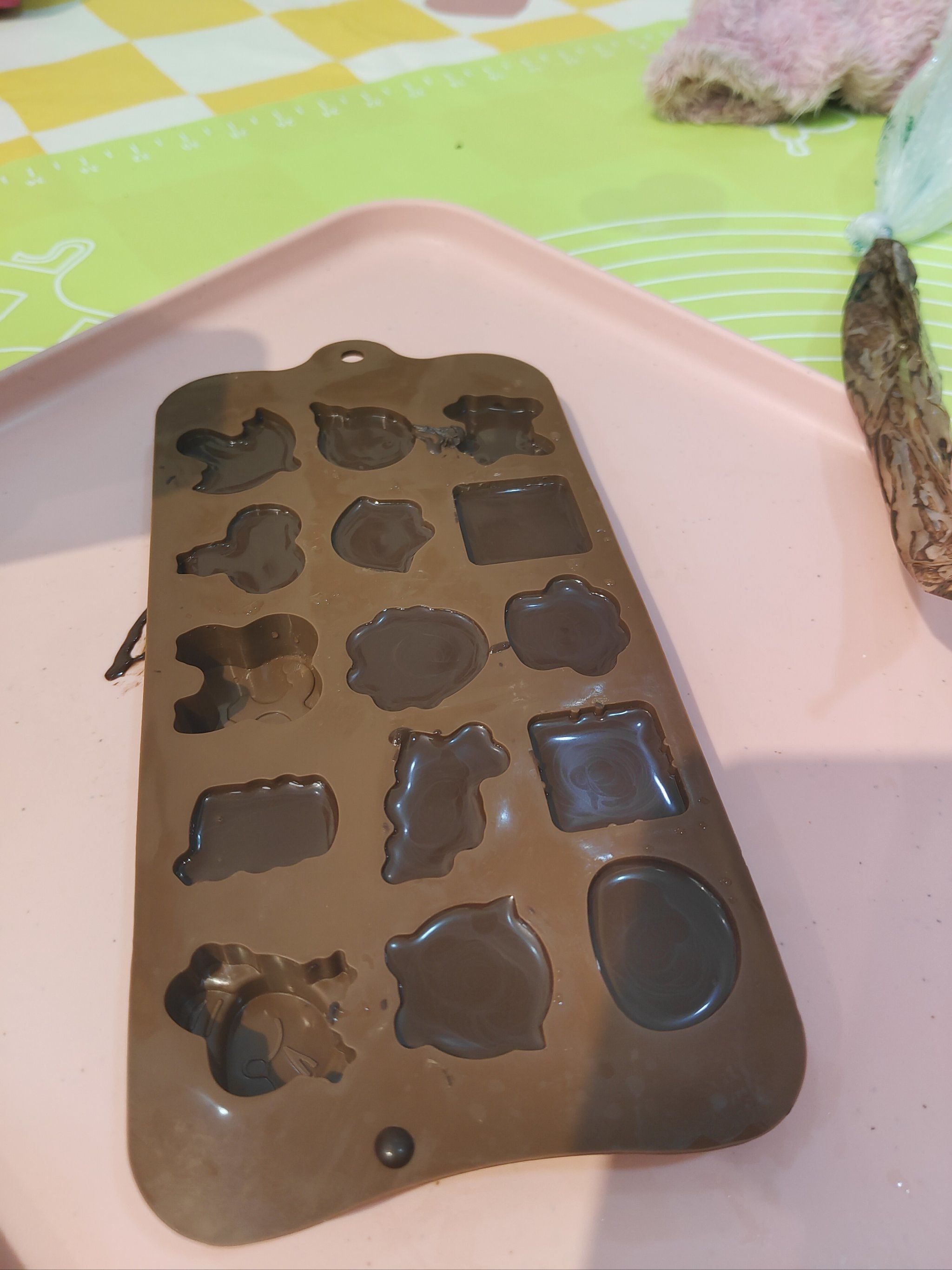 空调也很凉快,老板人也很好认真讲解,巧克力制作过程很顺利,简简单单