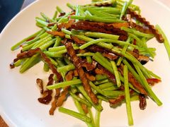 芦蒿炒茶干-苏帮袁Sue Cuisine(来福士店)