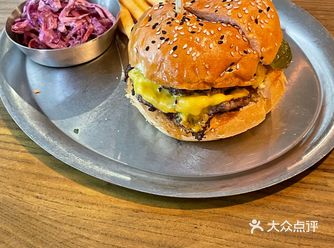 很久没有下馆子吃饭了，来双井这边办事，想起了之前朋友